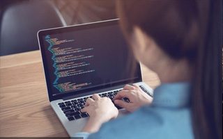  php解析html标签,html的语言和php互通吗？